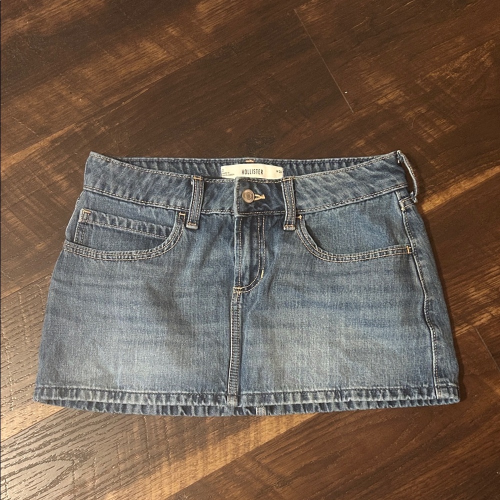 Hollister Jean skirt women’s size 2 with shorts